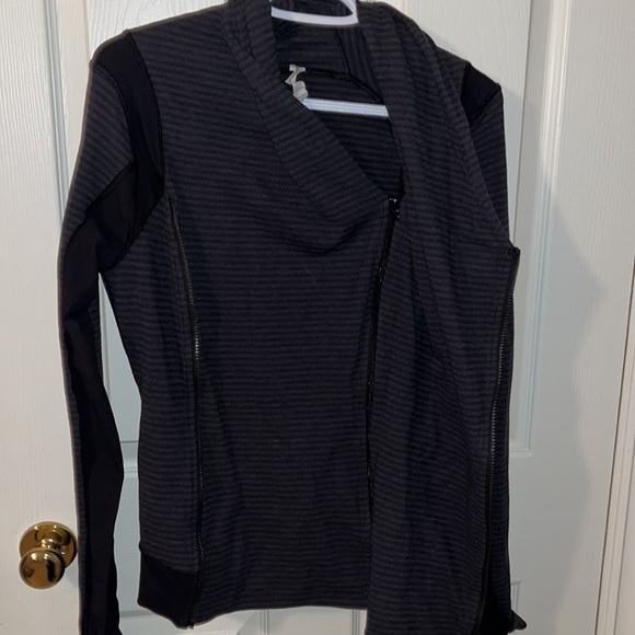 Lululemon Sweater - Picture 3 of 3